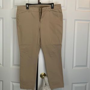 Old Navy Pixie Cut Kaki Dress Pants